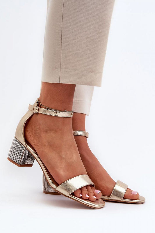 Heel sandals Step in style