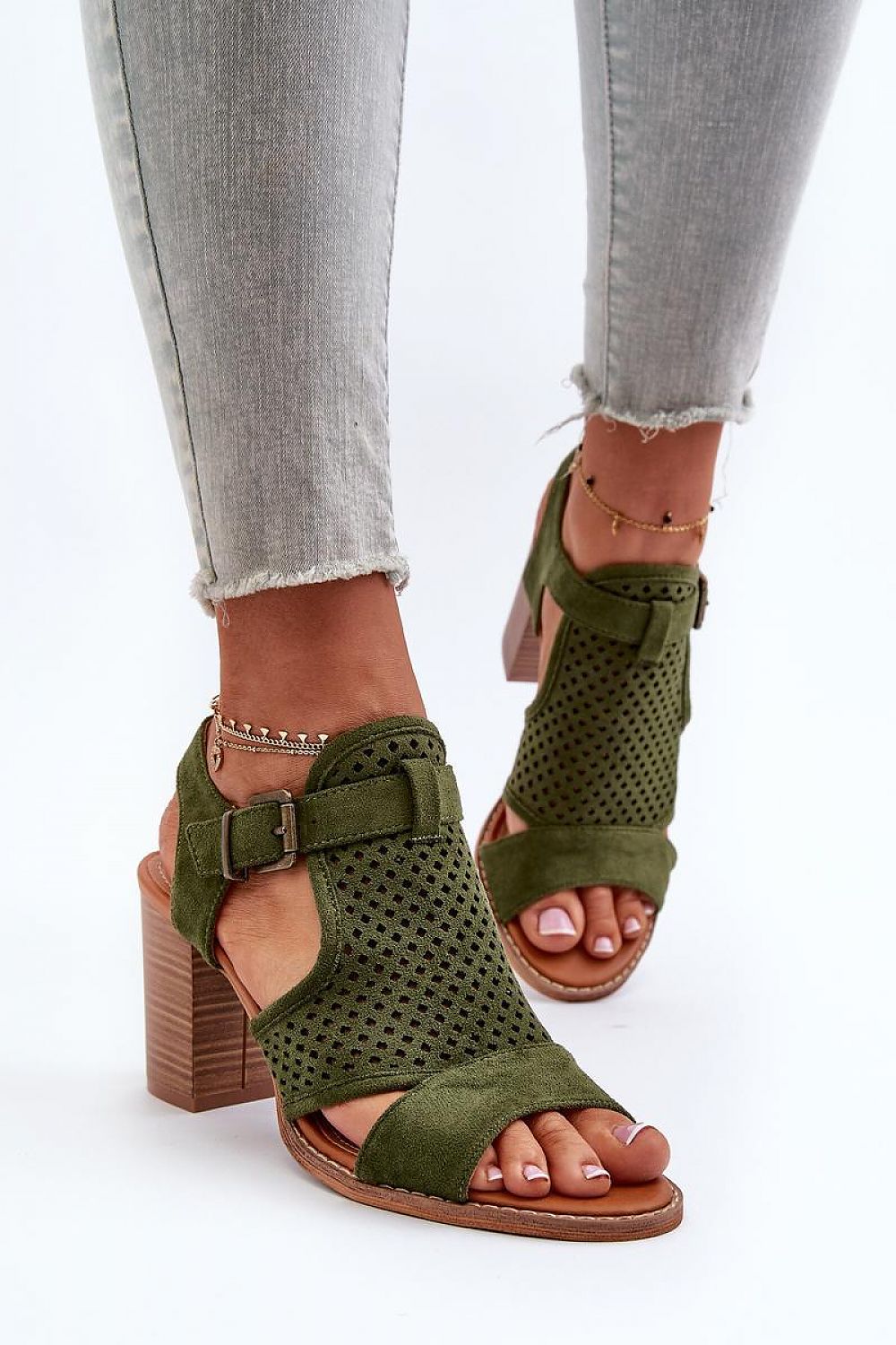 Heel sandals Step in style