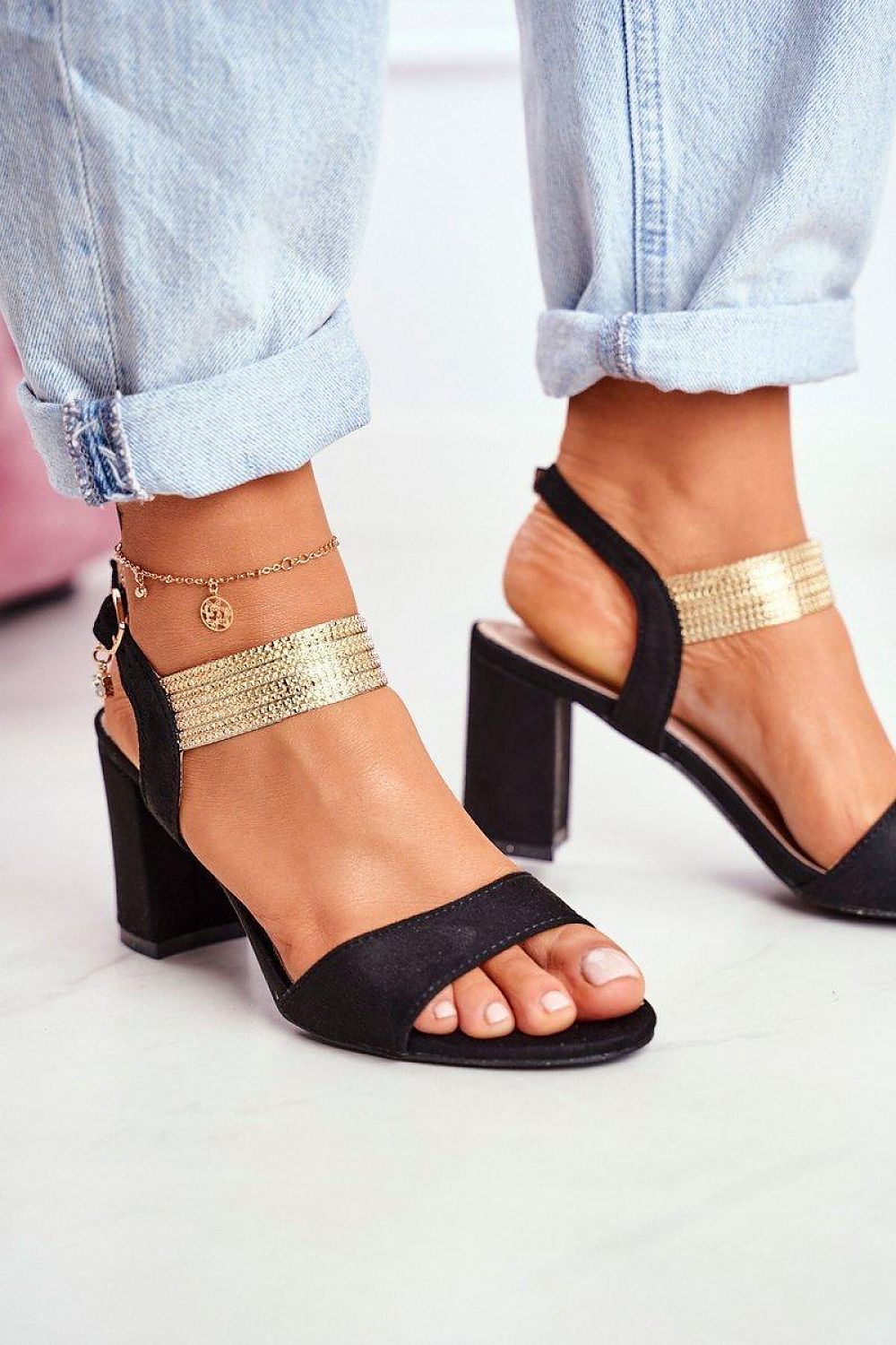 Heel sandals Step in style