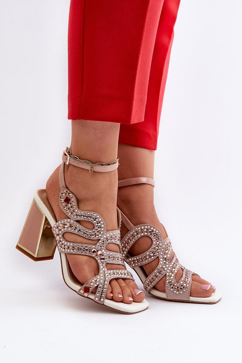 Heel sandals Step in style