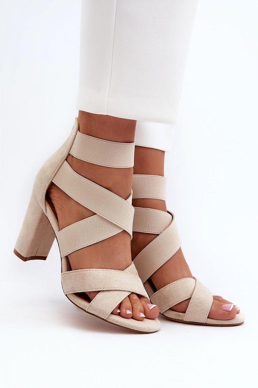 Heel sandals Step in style