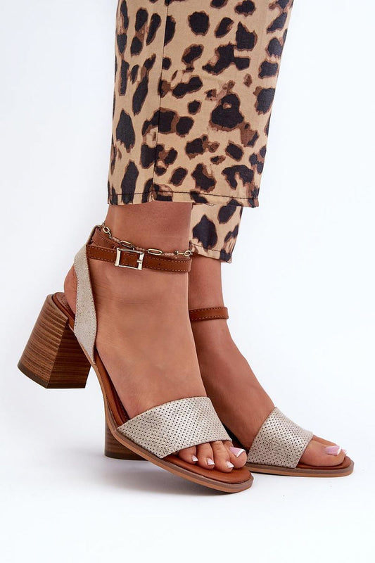 Heel sandals Step in style