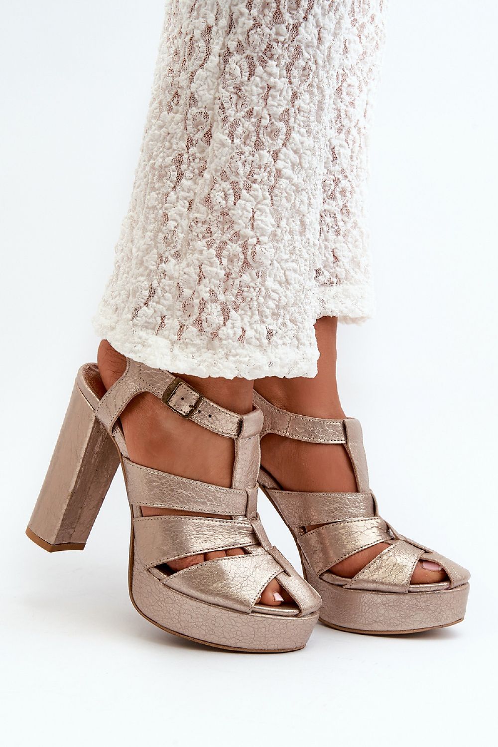 Heel sandals Step in style