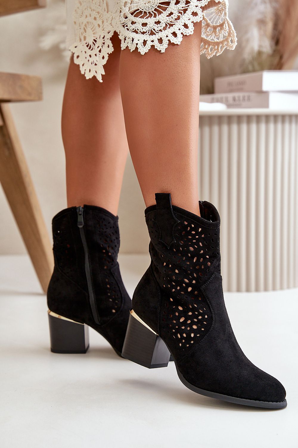 Heel boots Step in style