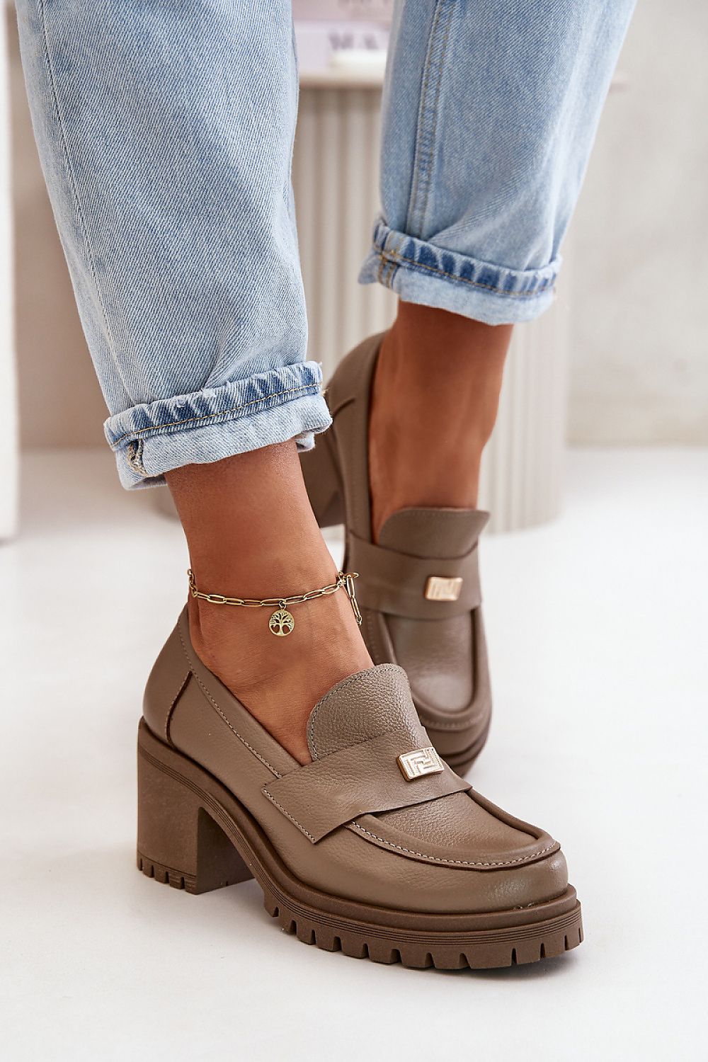 Heeled low shoes Step in style