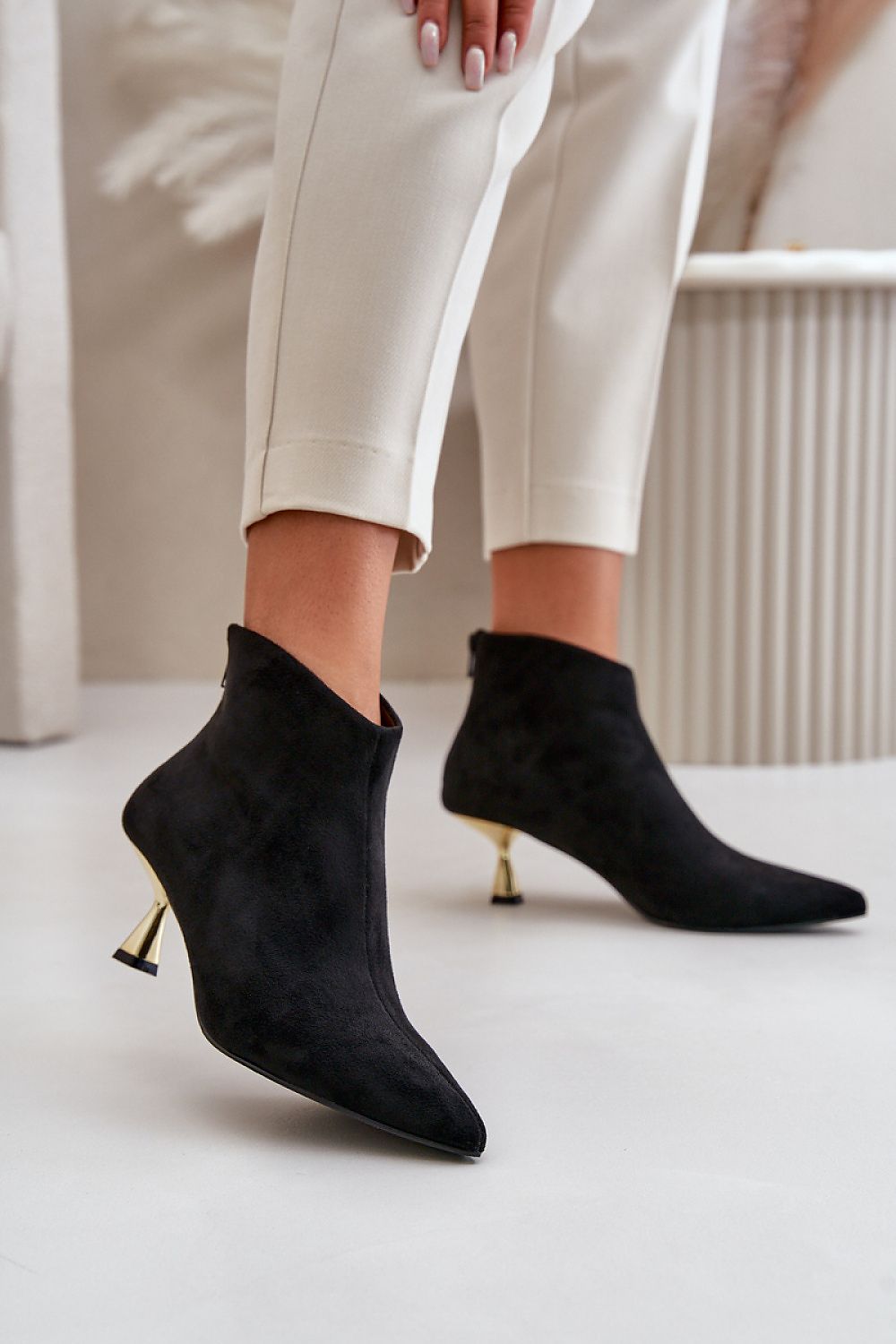 Heel boots Step in style