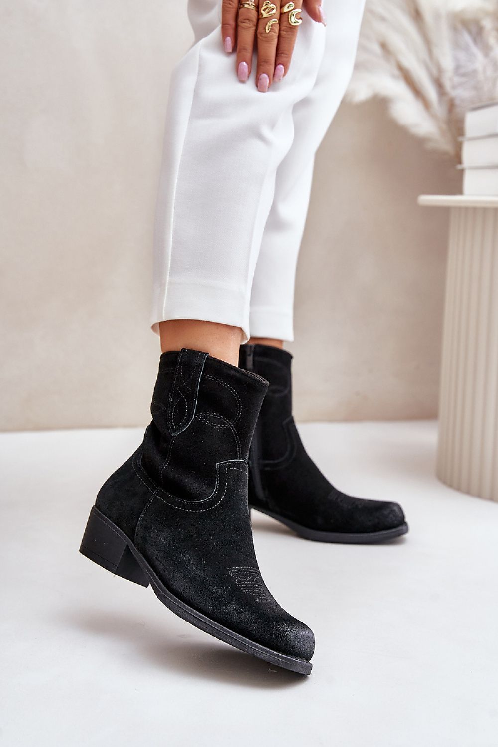 Heel boots Step in style