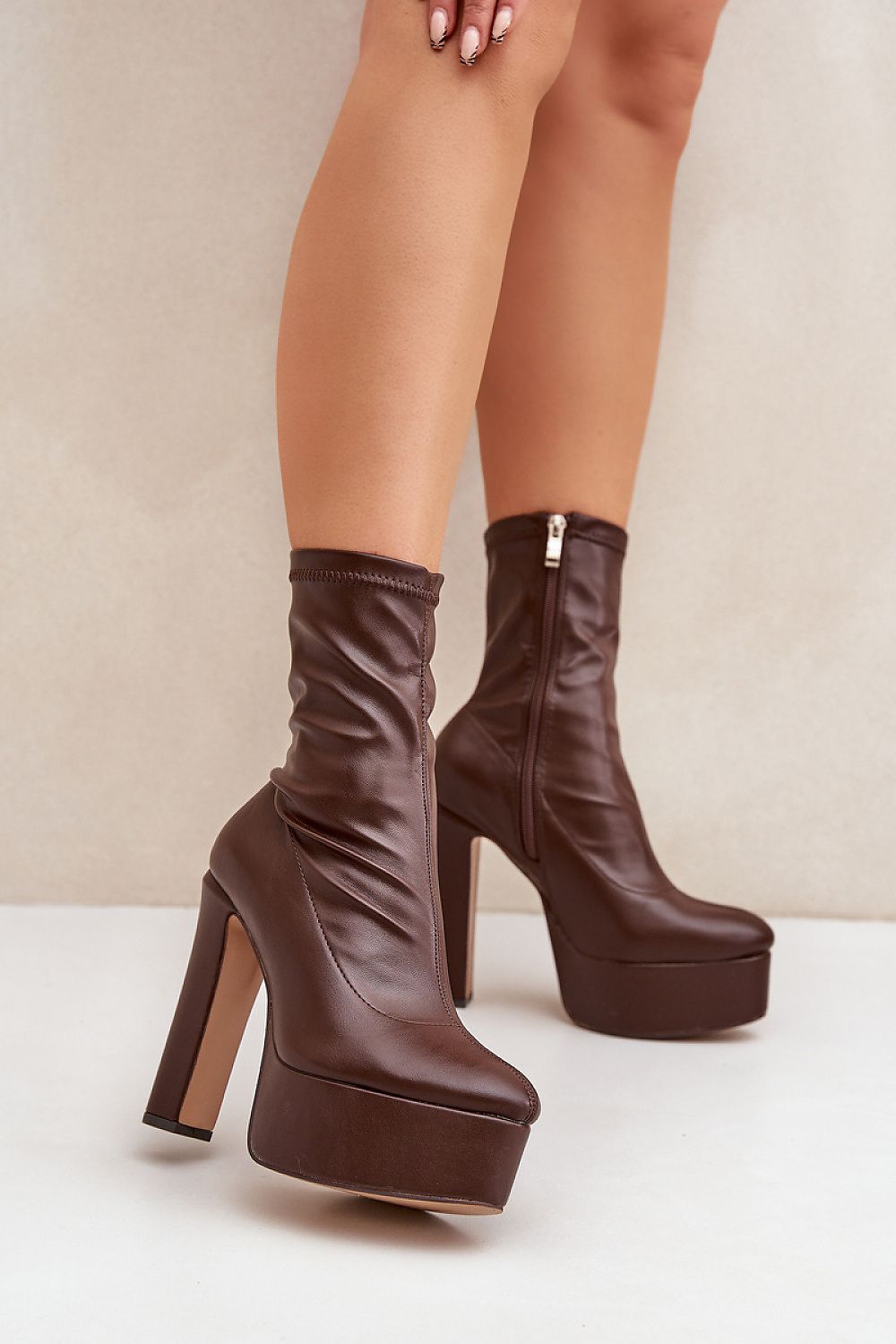 Heel boots Step in style