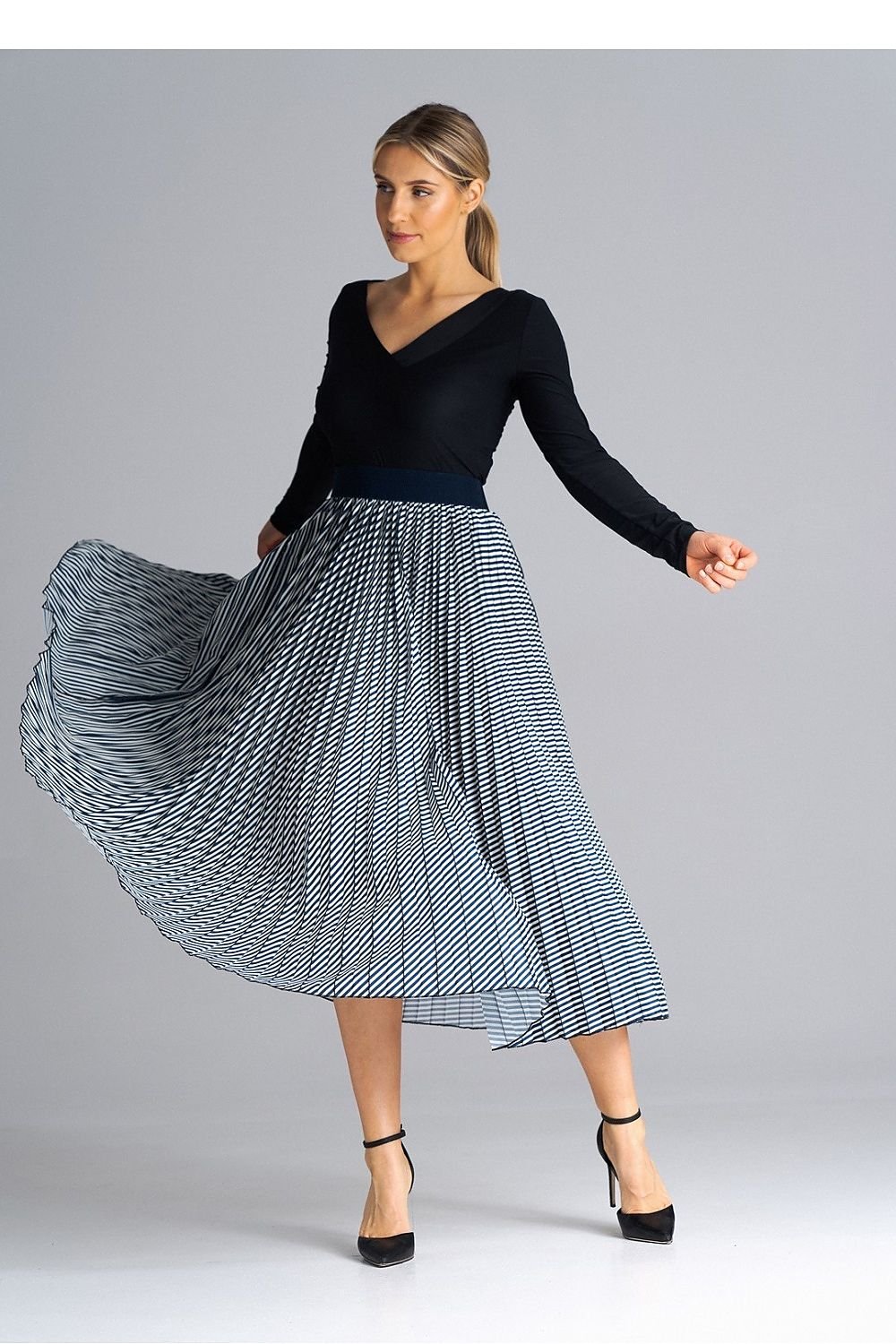 Skirt model 180846 Figl