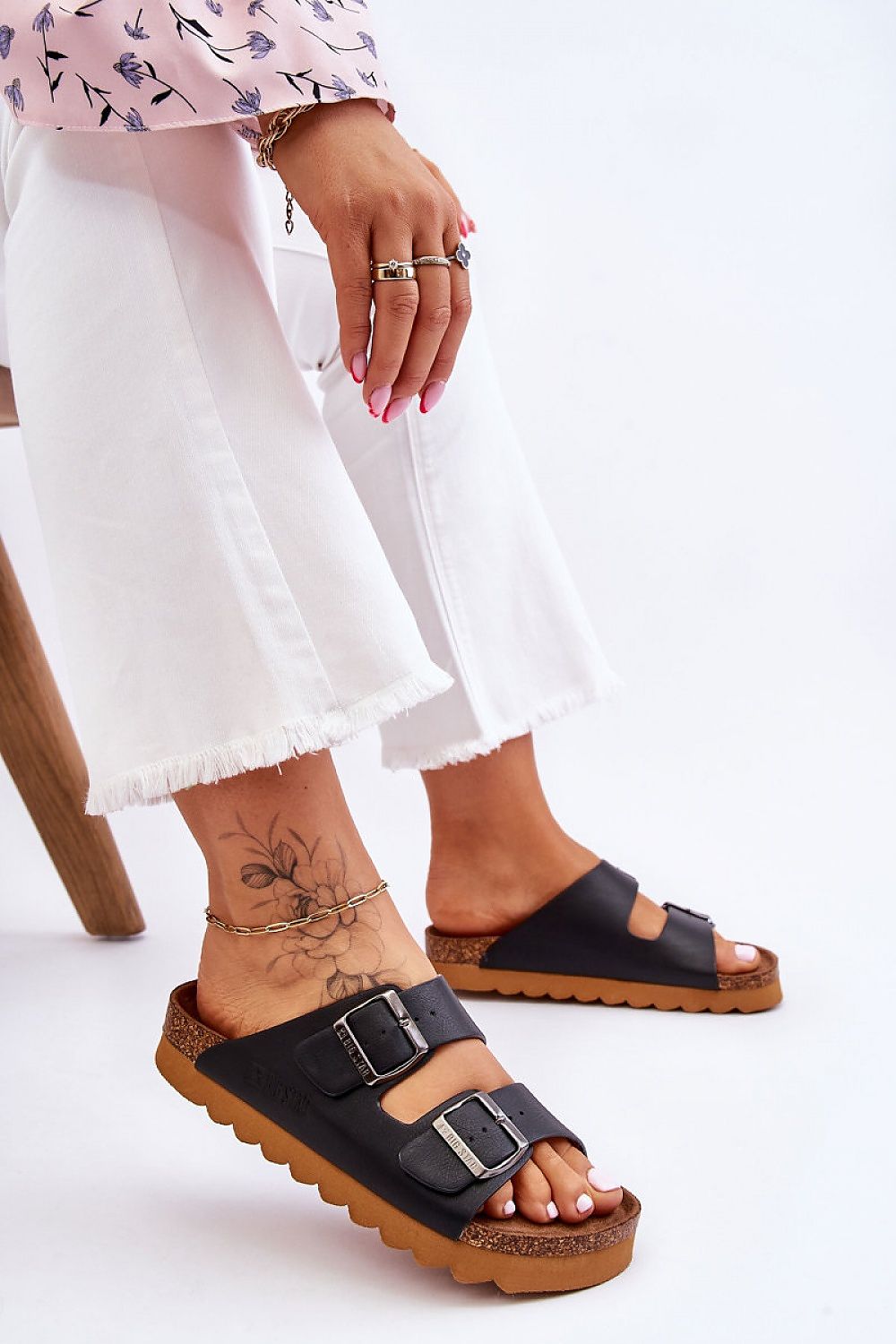 Flip-flops model 182380 Step in style