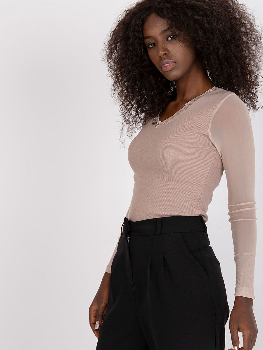 Blouse model 182685 Rue Paris